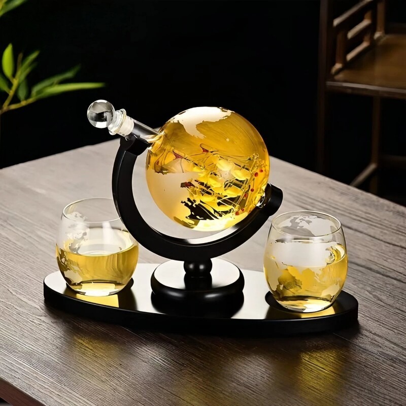 Home Bar Set - Dekoratives Globus-Weindekanter-Set, Glaskaraffe mit Ständer für
